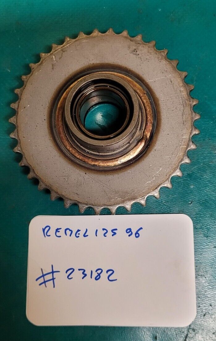 Engrenage De Transmission Situé Sur Vilo 125 HONDA rebel 1996 (Rf #23182)