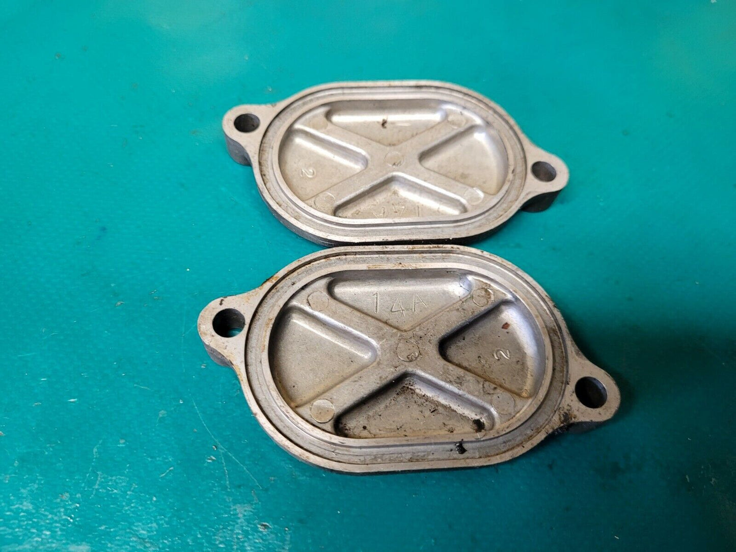 Paire Carter de sur culasse SUZUKI 600 Dr sn41a
