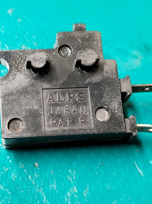 Contacteur de feux stop levier de frein avant HONDA NSR 50 1988