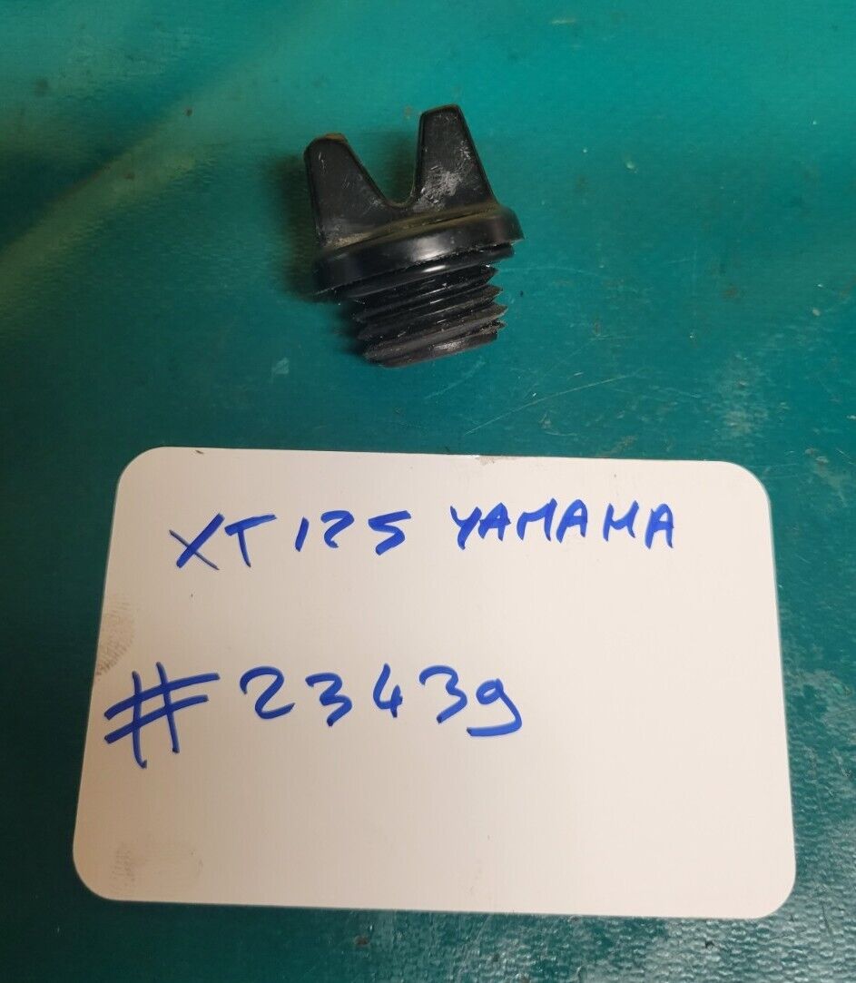 Bouchon De Remplissage D'huile Moteur Yamaha 125 XT 12V 3YU 1993 (Rf #23439)