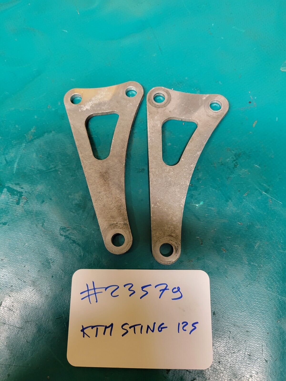 pattes de support moteur KTM 125 Sting LC2 (#23579)