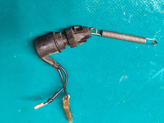 Capteur de frein arrière YAMAHA 125 XT modele 12V