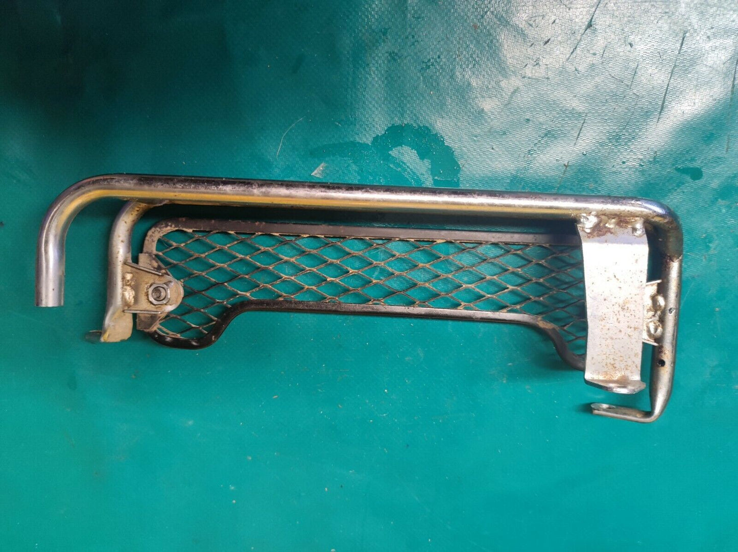 Grille protection radiateur d'huile 600 Suzuki DR trail
