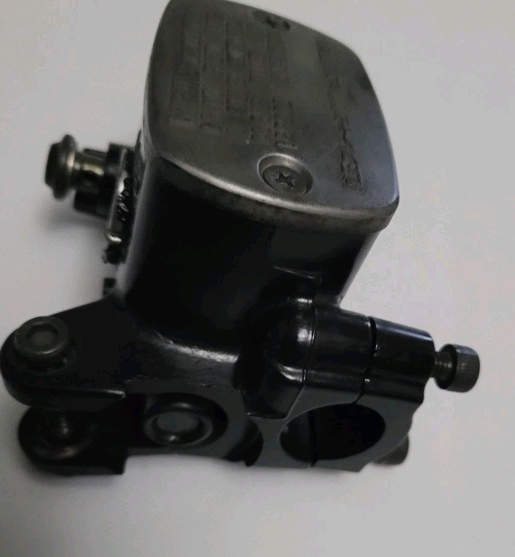 Maître Cylindre De Frein GAUCHE Yamaha T-MAX 500 2007 sj05 (#24687)