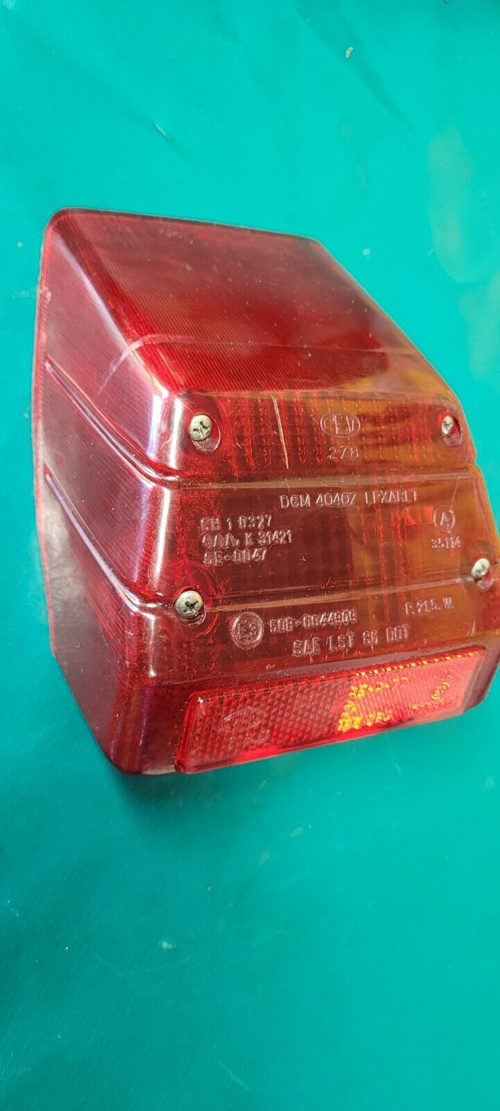 Cabochon de feu arriere YAMAHA 125 DT lc modele 10V