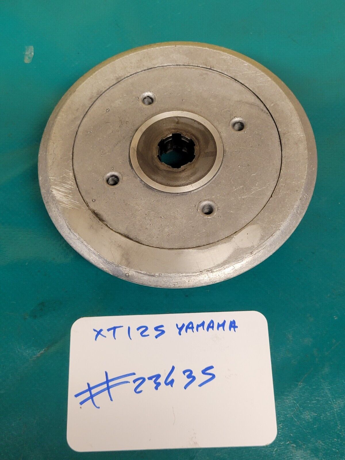 noix d'embrayage Yamaha 125 XT 12V 3YU 1993 (Rf #23435)