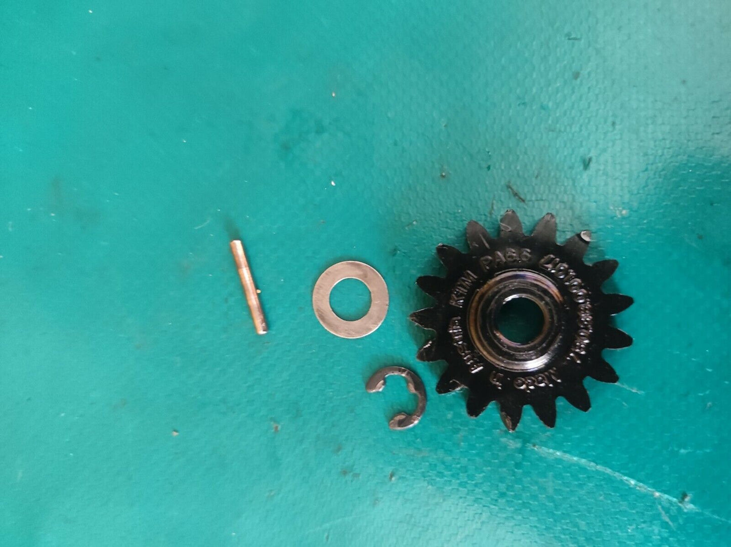 Engrenage situé sur pompe à huile KTM 450 EXC f 2008