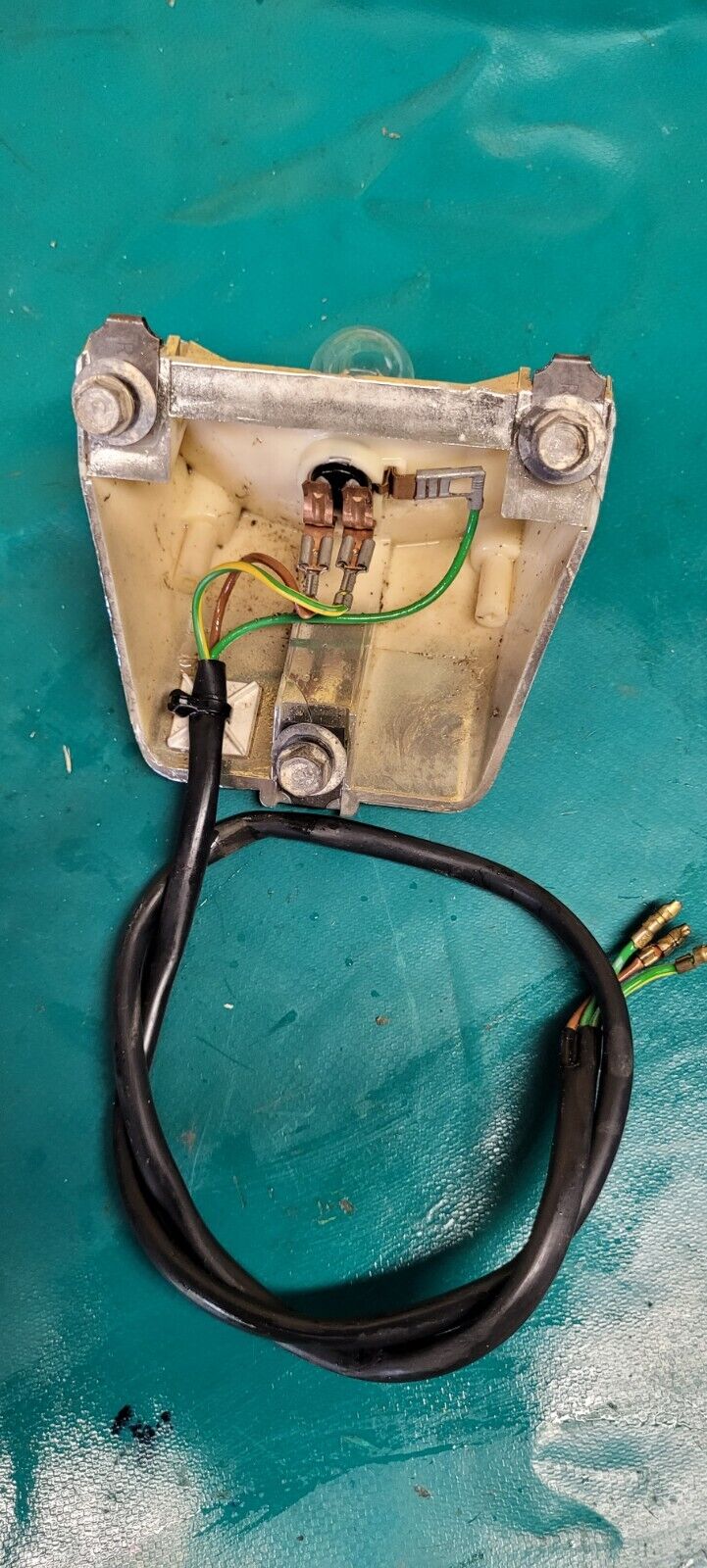 Support de feu arriere YAMAHA 125 DT lc modele 10V