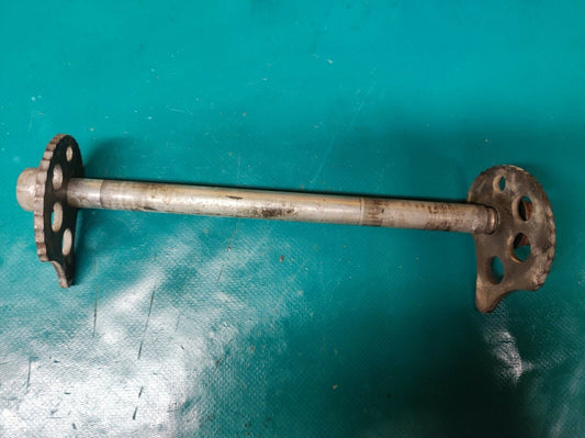 Axe de roue arrière avec tendeurs YAMAHA 125 XT modele 12V