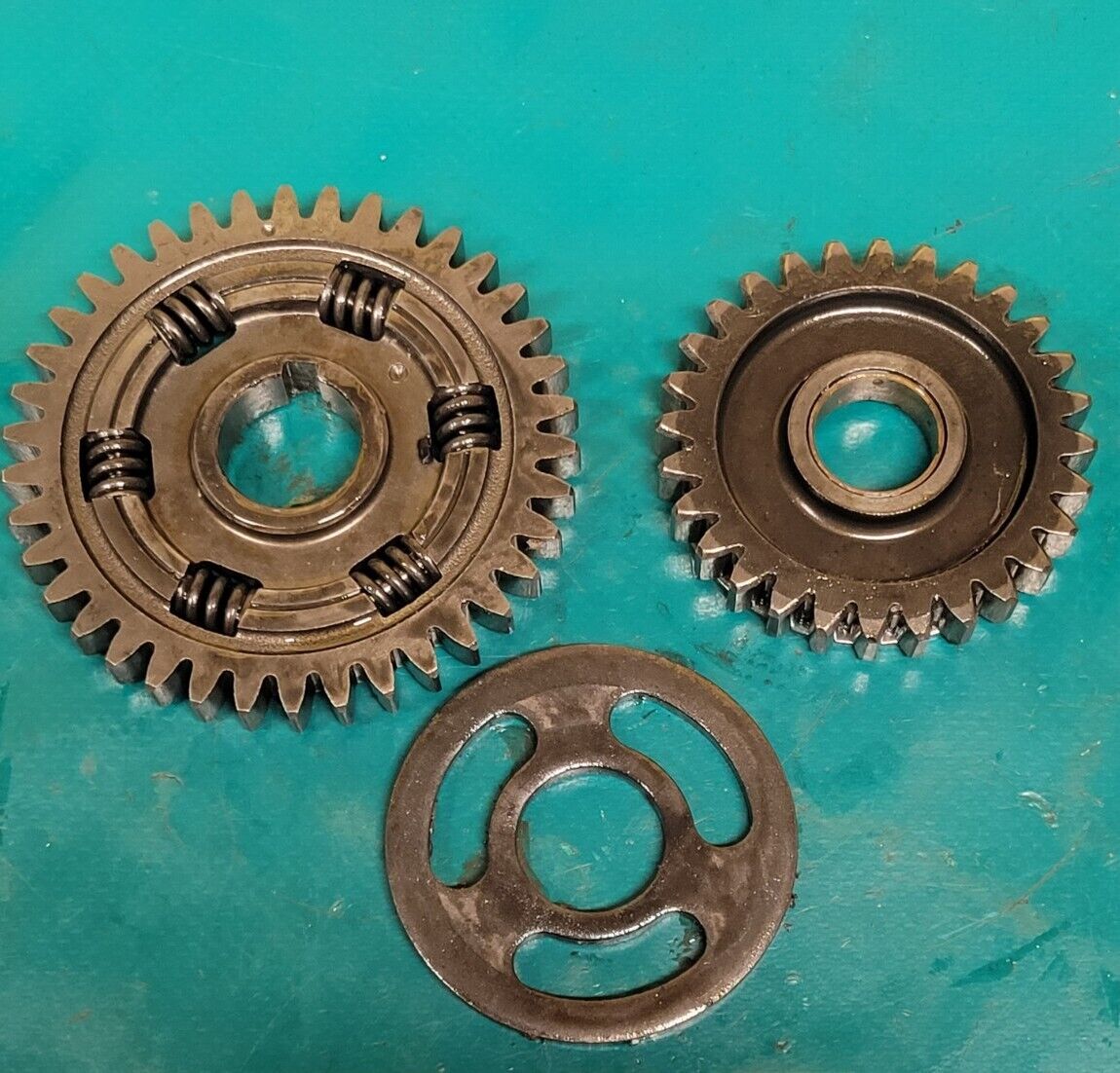 engrenage renvoi rocher vers cloche Yamaha 125 XT 12V 3YU 1993 (Rf #23431)