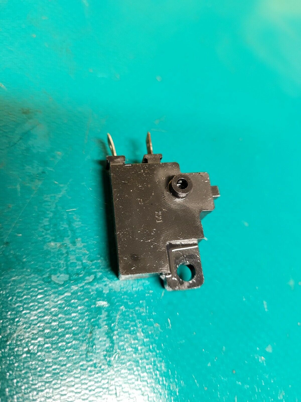 Contacteur de feux stop levier de frein avant HONDA NSR 50 1988