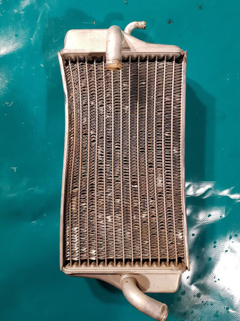 Radiateur côté sans bouchon HONDA 450 CRF HM de 2003