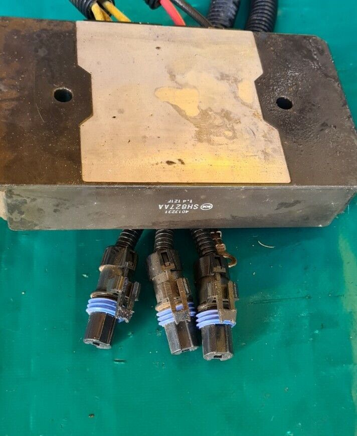 Régulateur 3 broches attention 2 modèles Polaris 900 RZR xp 2012