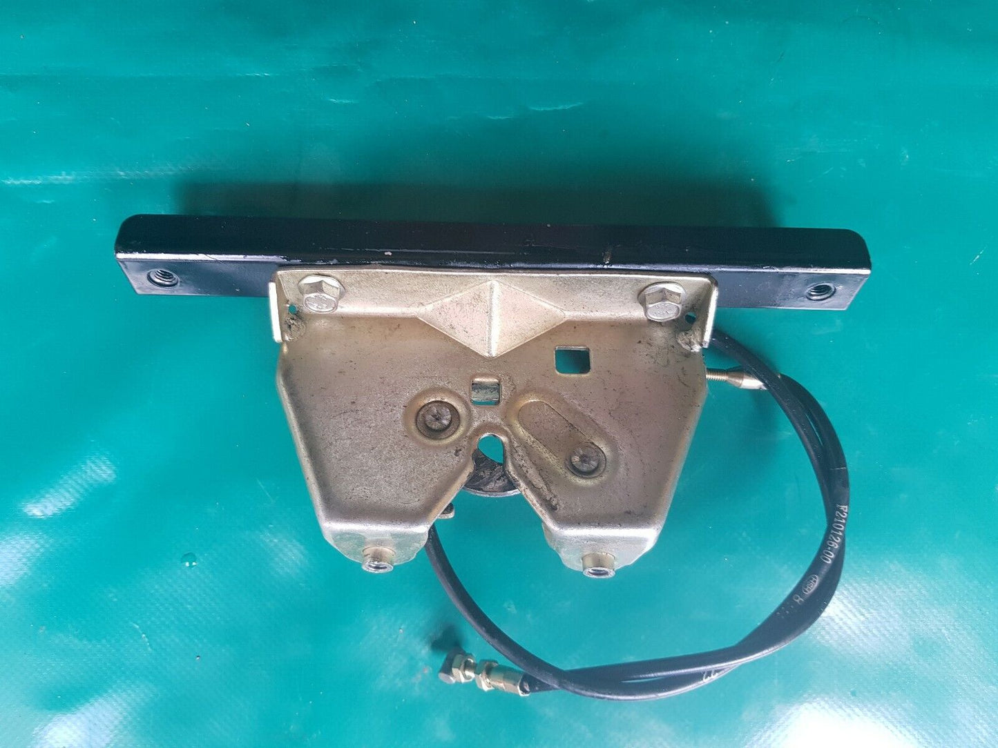 Gâche de fermeture masaï masai A700 2009 (dinli)