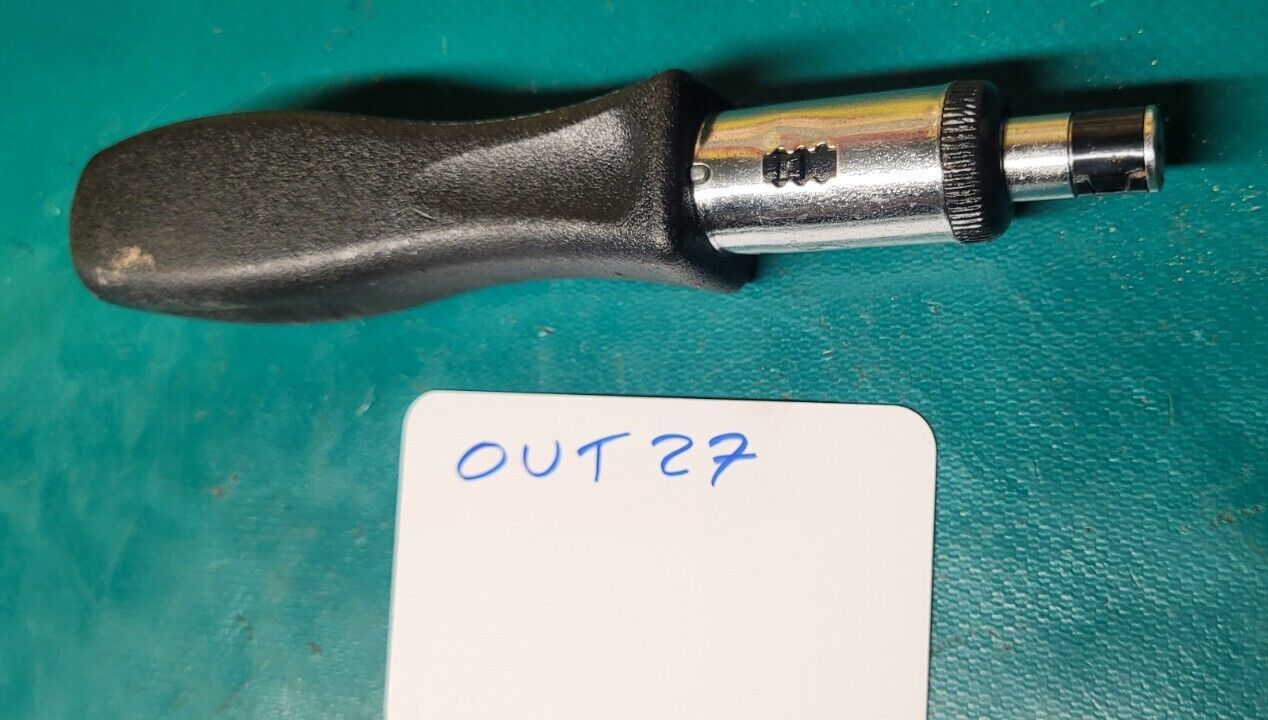 Tournevis À Cliquet Empreinte Pour Embouts Traditionnels 1/4 outil ( Out27 )