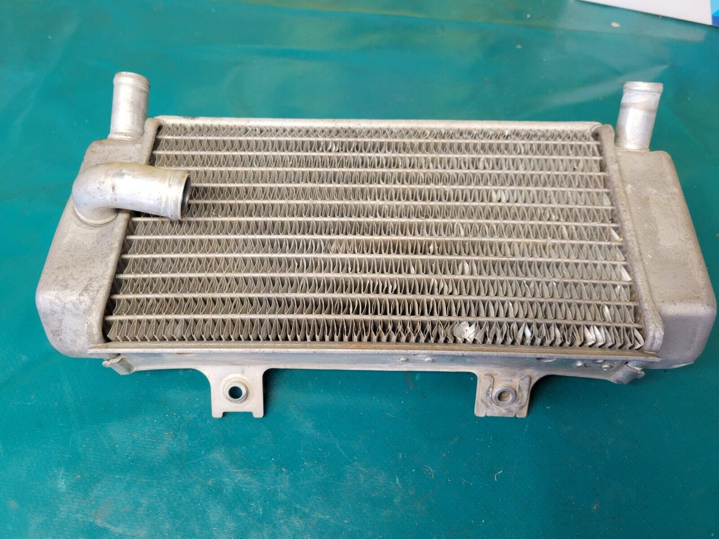 Radiateur Côté Sans Bouchon Honda 250 CRF 2005 (#23556)