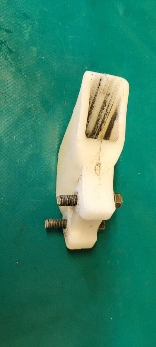 Guide chaine inférieur blaster Yamaha ph1 (modèle avec tambours av)