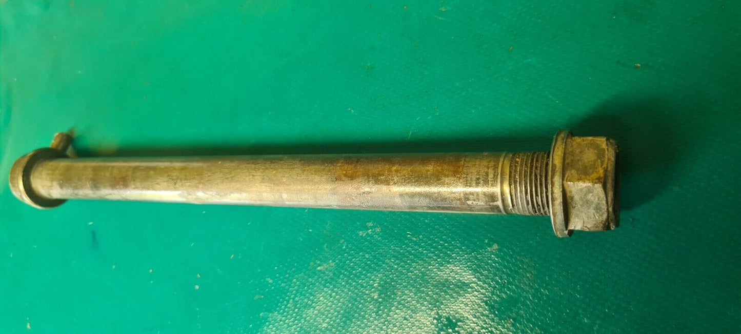 Axe de roue arrière 250 gasgas ec 2000