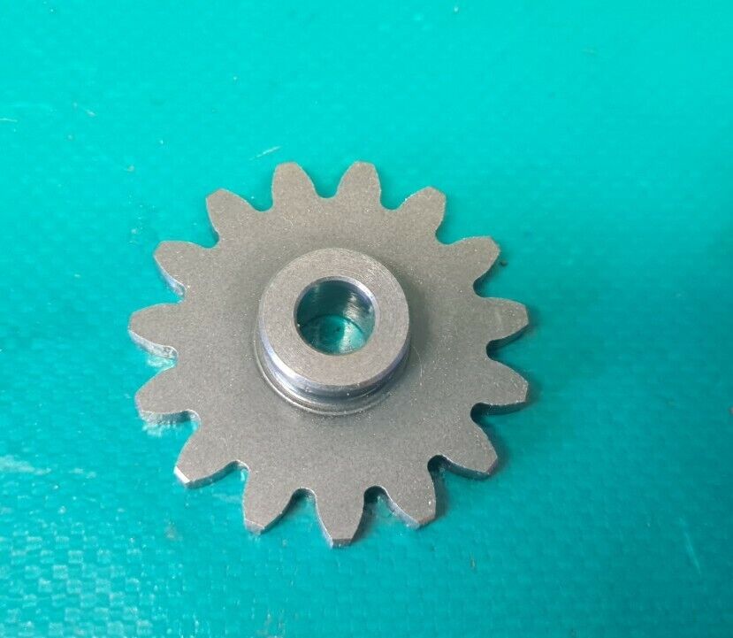 Engrenage entre cloche d'embrayage et pompe à huile 450 Suzuki RMZ 2006 *