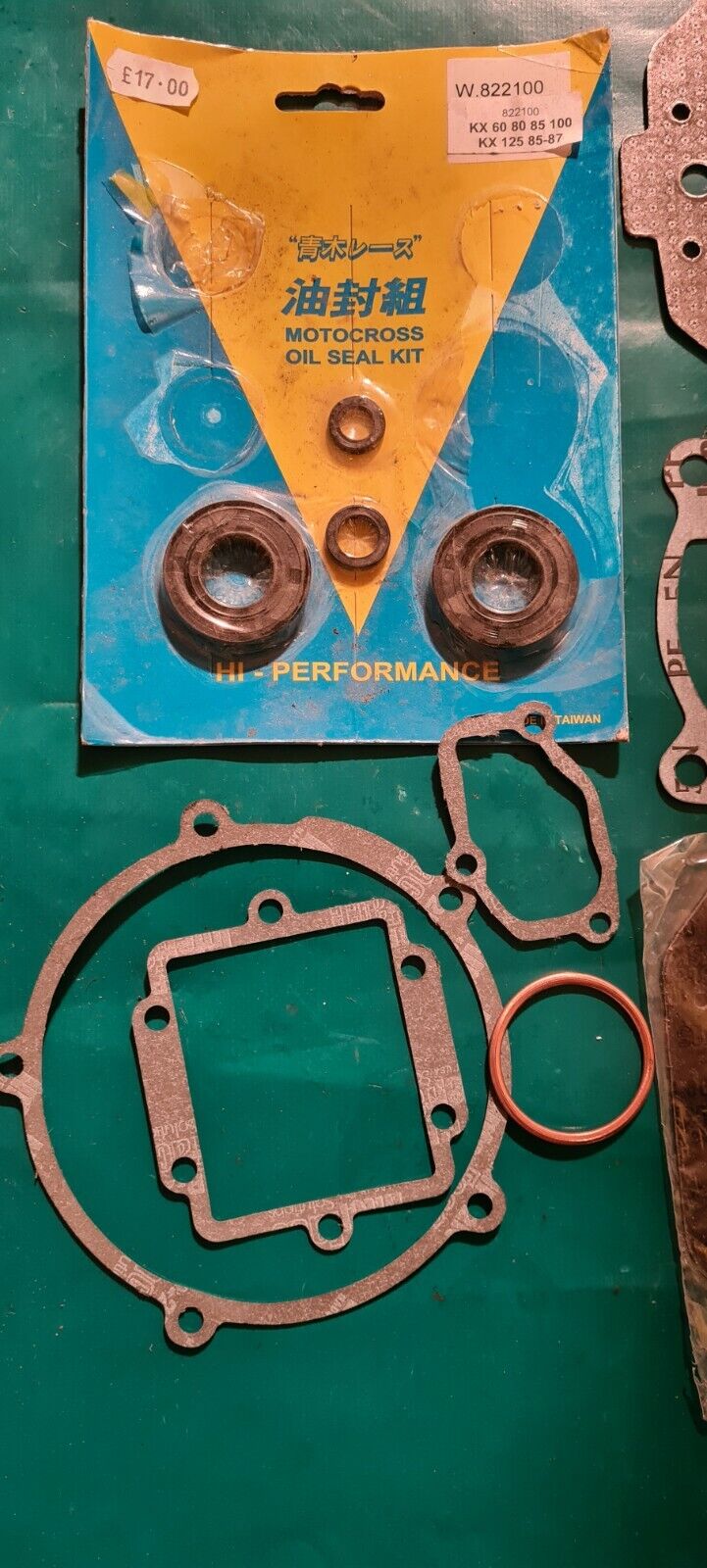 Qques Joints moteur neufs 125 kx Kawasaki 1987