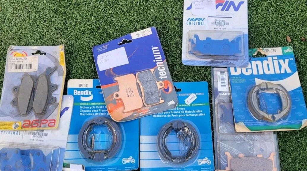 lot 25 Plaquettes De Frein Et Bendix (#24575)