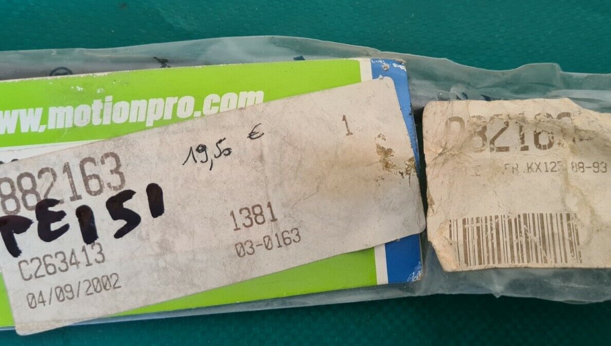 Câble de gaz kx 125 8893 (code PE151)