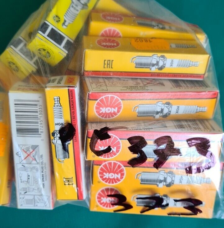 Lot de plus de 20 bougies NGK voir photo (PE373)