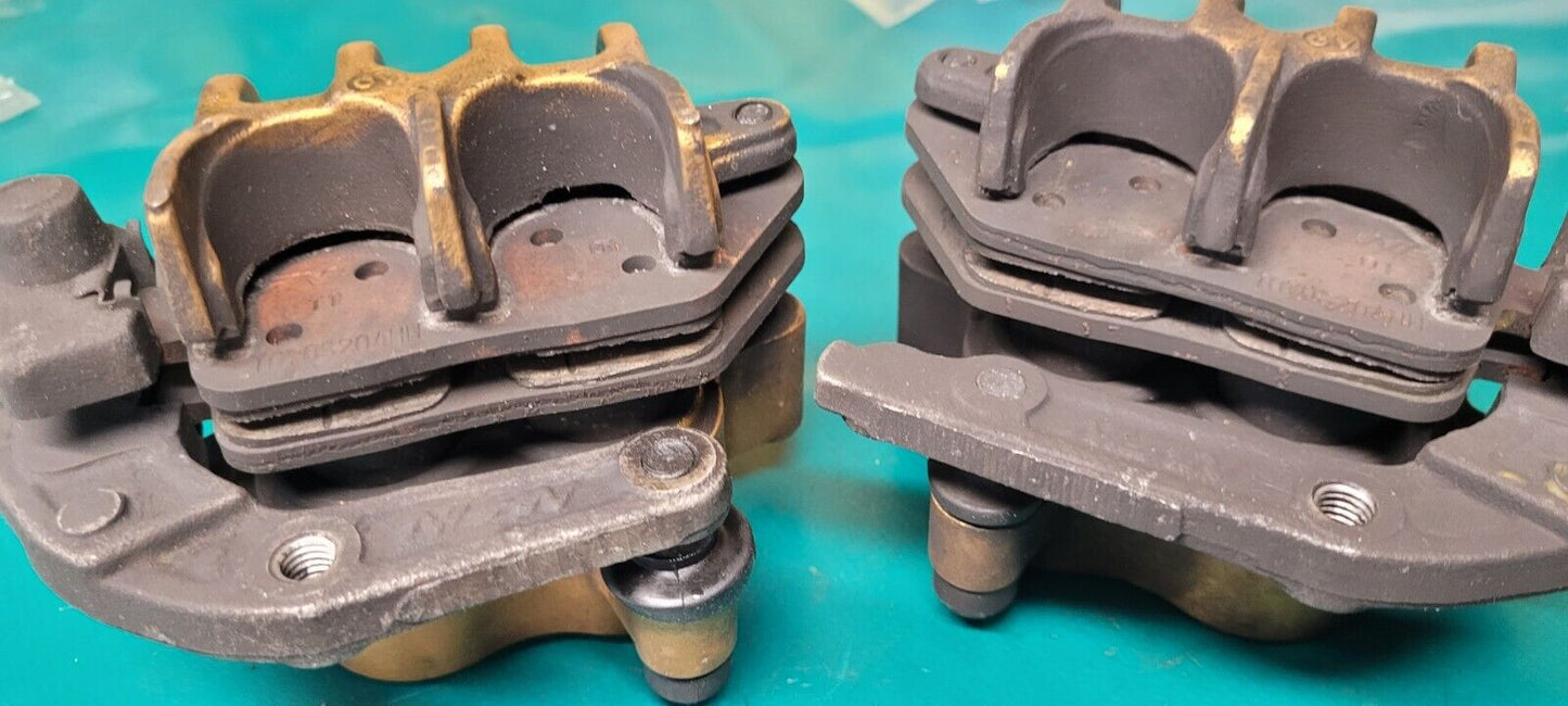 Paire D'étriers Avant Nissin HONDA 600 Hornet 2007 Modele Injection (24188)