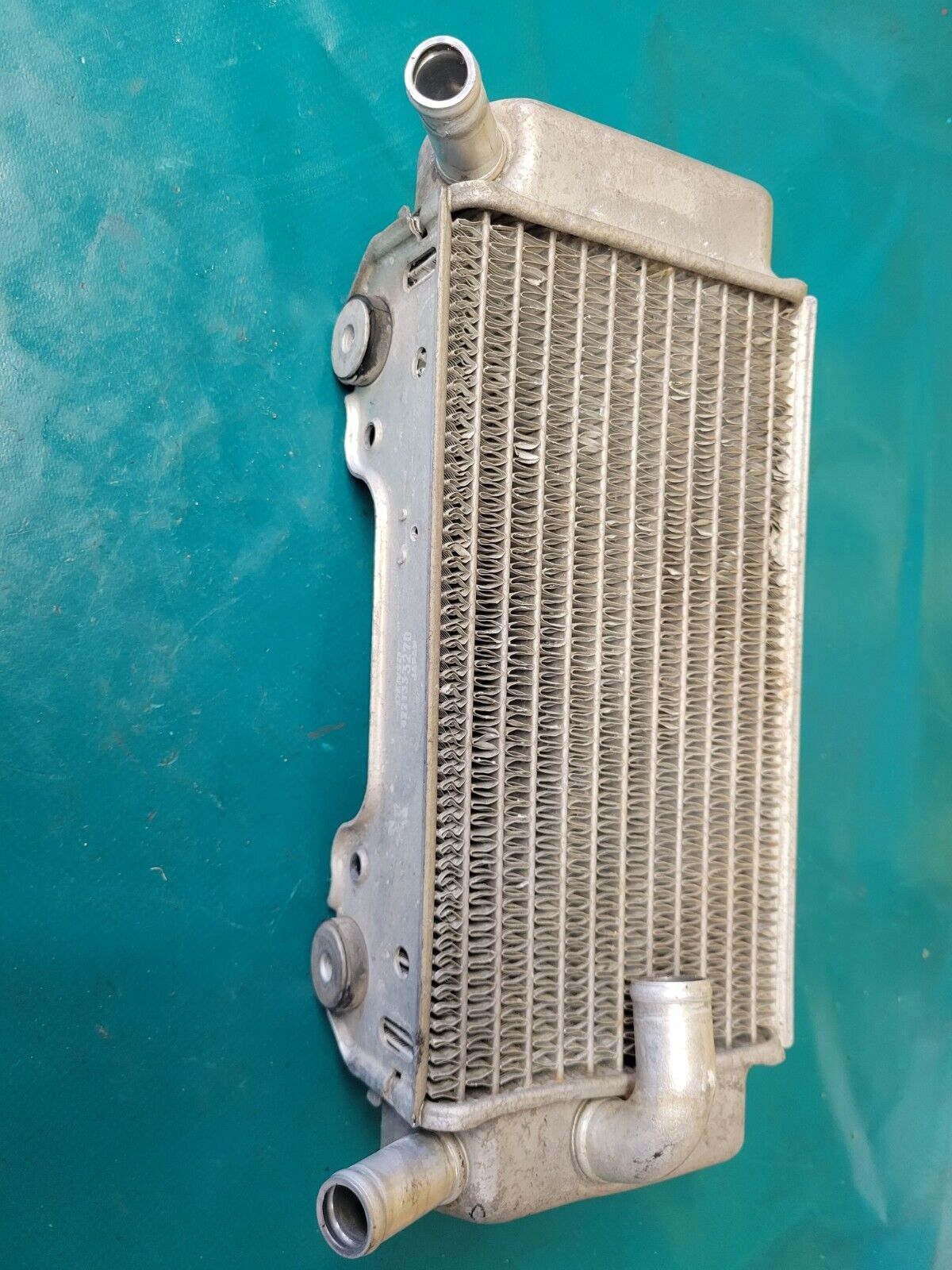 Radiateur Côté Sans Bouchon Honda 250 CRF 2005 (#23556)