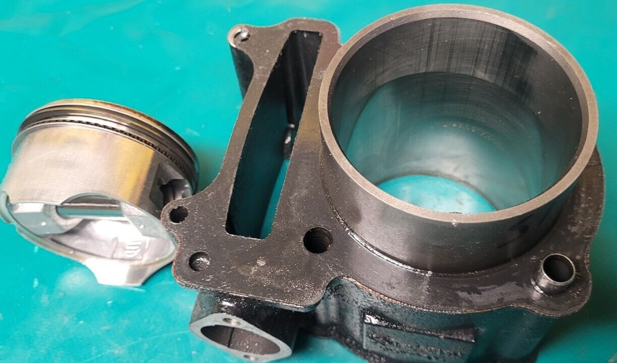 Cylindre Piston 1000 Km KYMCO 250 MXU 2005 (23692)