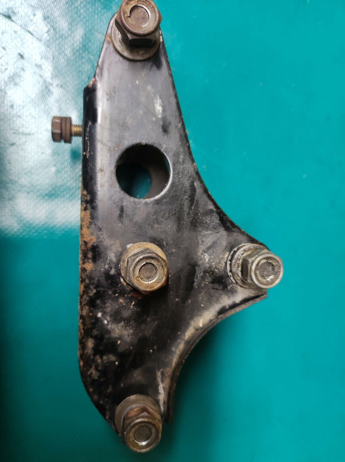 Support moteur YAMAHA 125 XT modele 12V