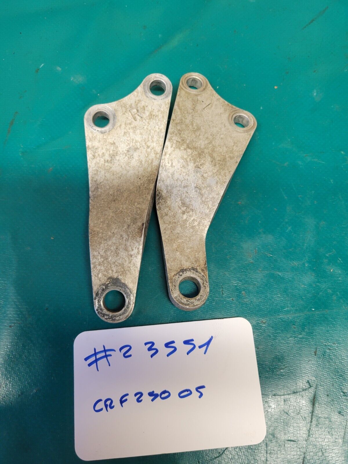 pattes support moteur Honda 250 CRF 2005 (#23551)