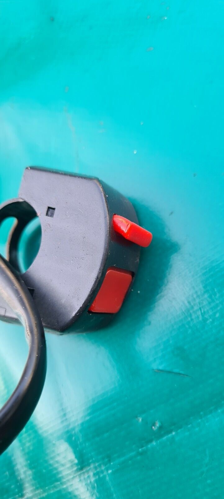 Contacteur stop 88 YCF 2010