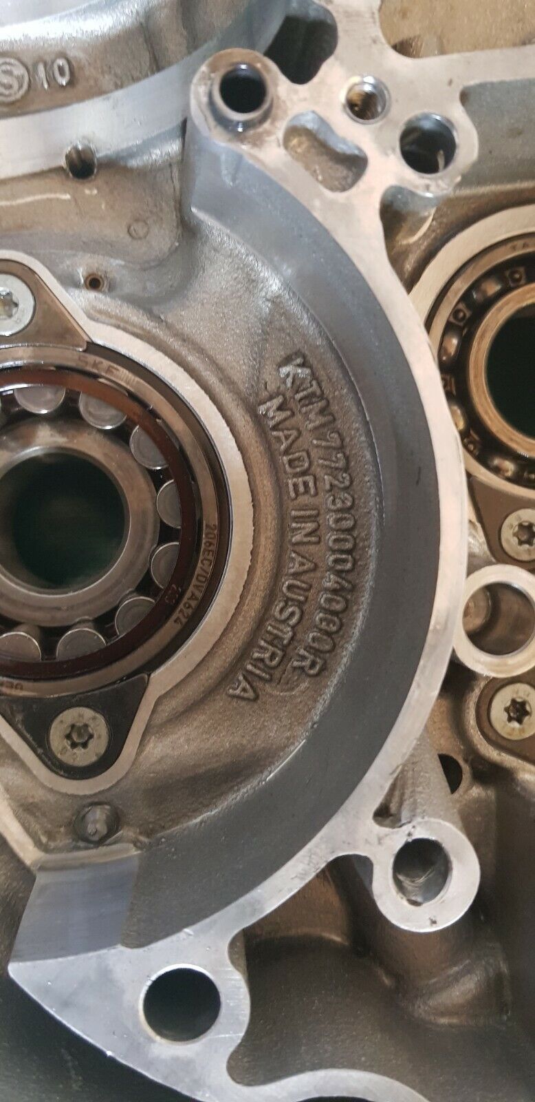 Carter moteur côté embrayage KTM 350 sxf 2011 4t