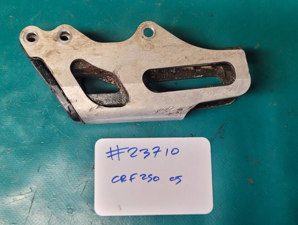 Passage Chaine Inferieur  Honda 250 CRF 2005 (#23710)