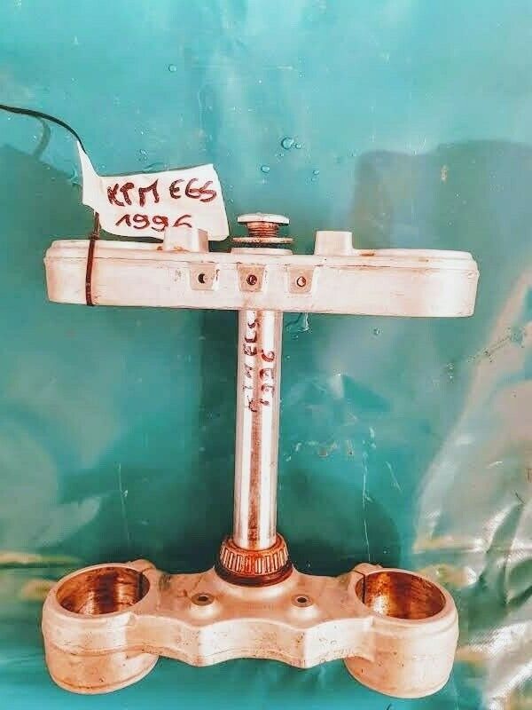 T de fourche KTM 250 EGS de 1996 Type 556