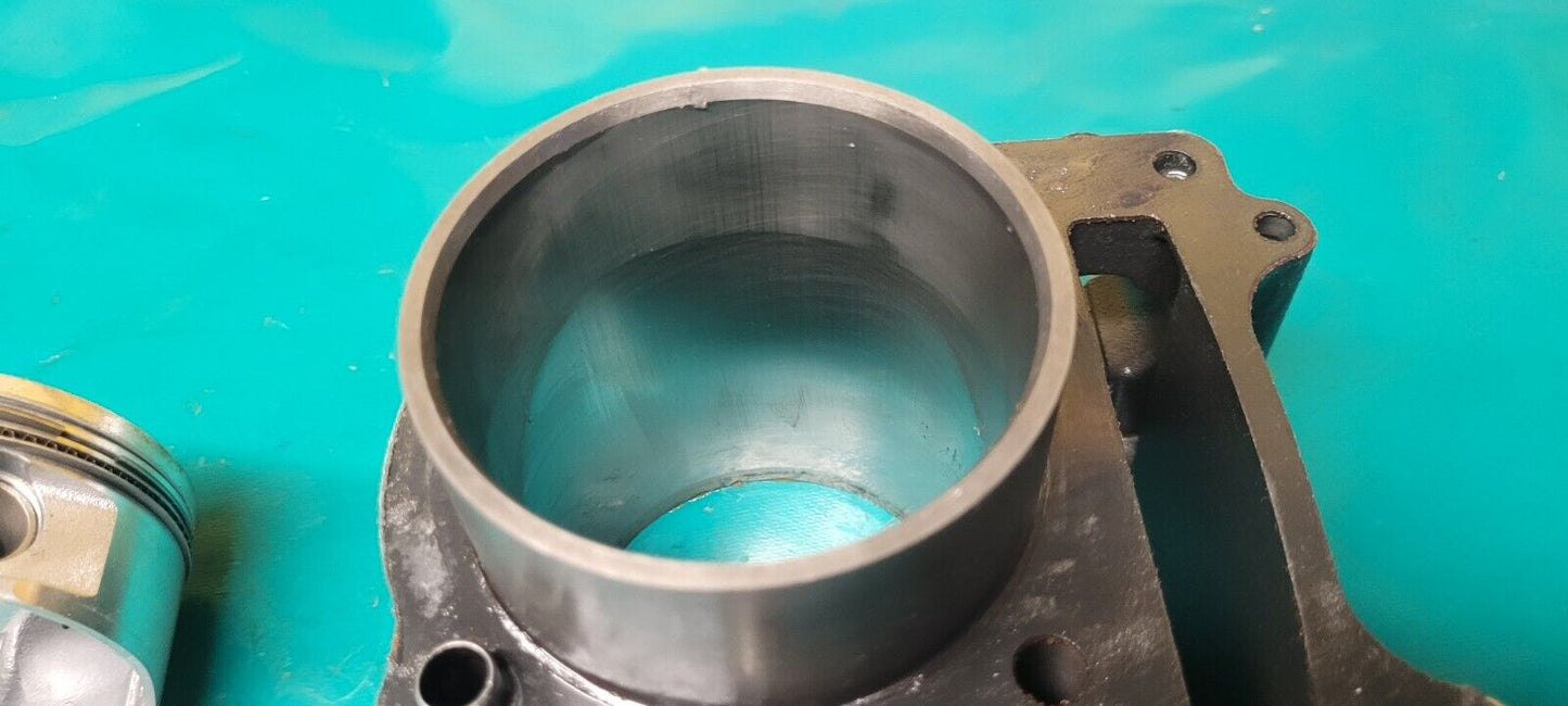 Cylindre Piston 1000 Km KYMCO 250 MXU 2005 (23692)