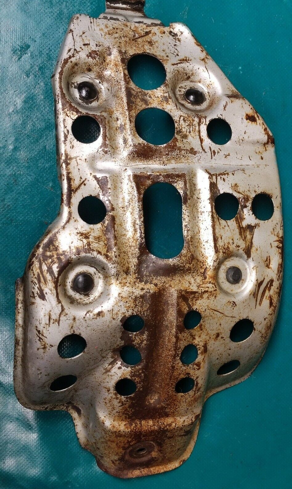 Sabot moteur YAMAHA 125 XT modele 12V