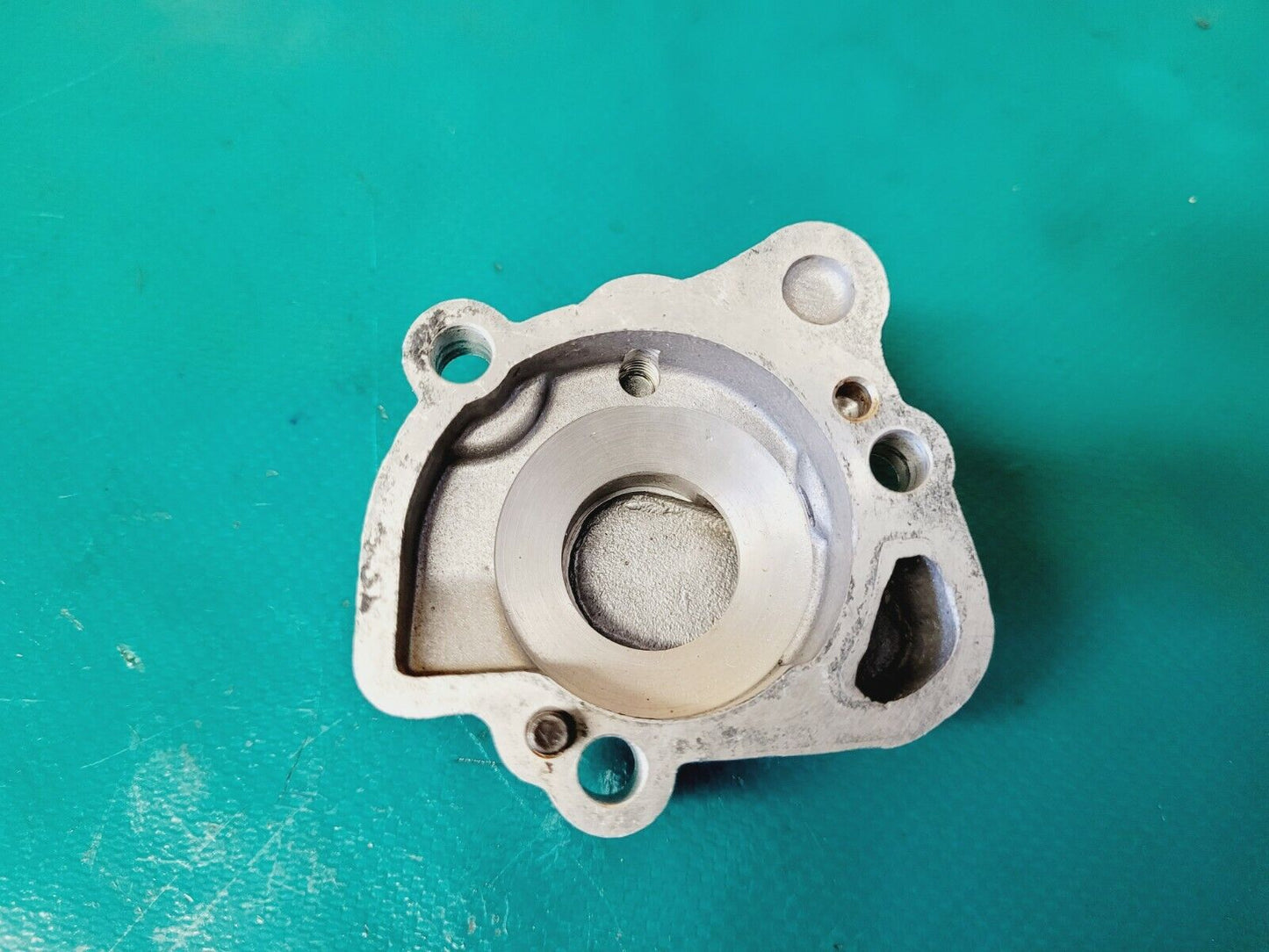 Carter de pompe à eau YAMAHA 125 DT lc modele 10V