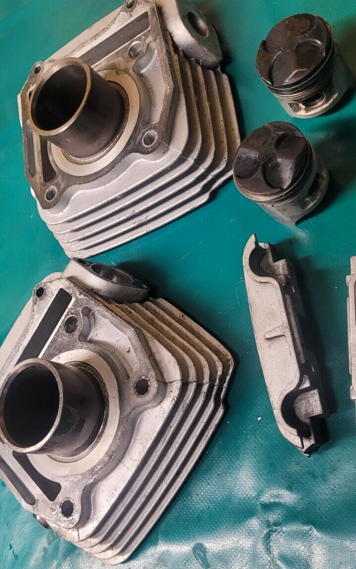 Cylindre Droite + Gauche Avec Pistons HYOSUNG GV 125 Aquila 06 (23776)