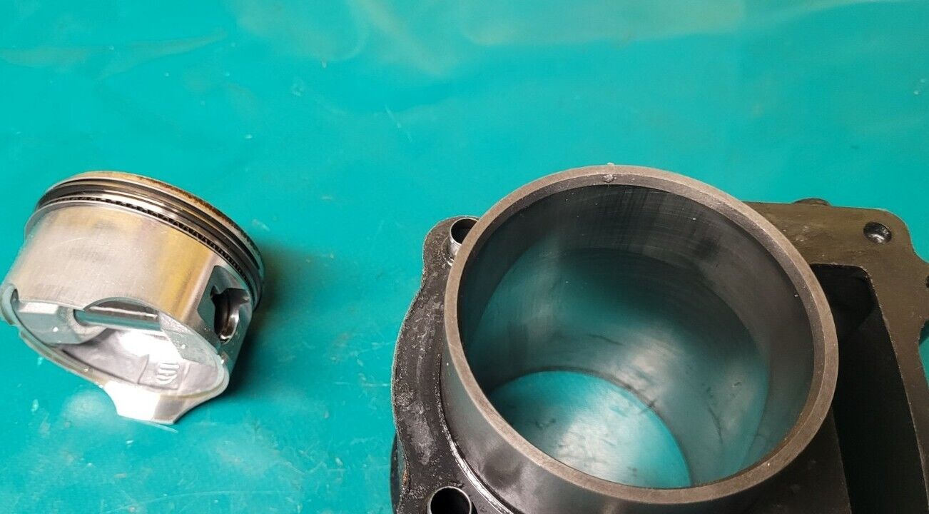 Cylindre Piston 1000 Km KYMCO 250 MXU 2005 (23692)