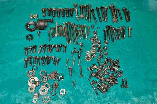 Visserie diverse  linhai 320 HYTRACK 2006