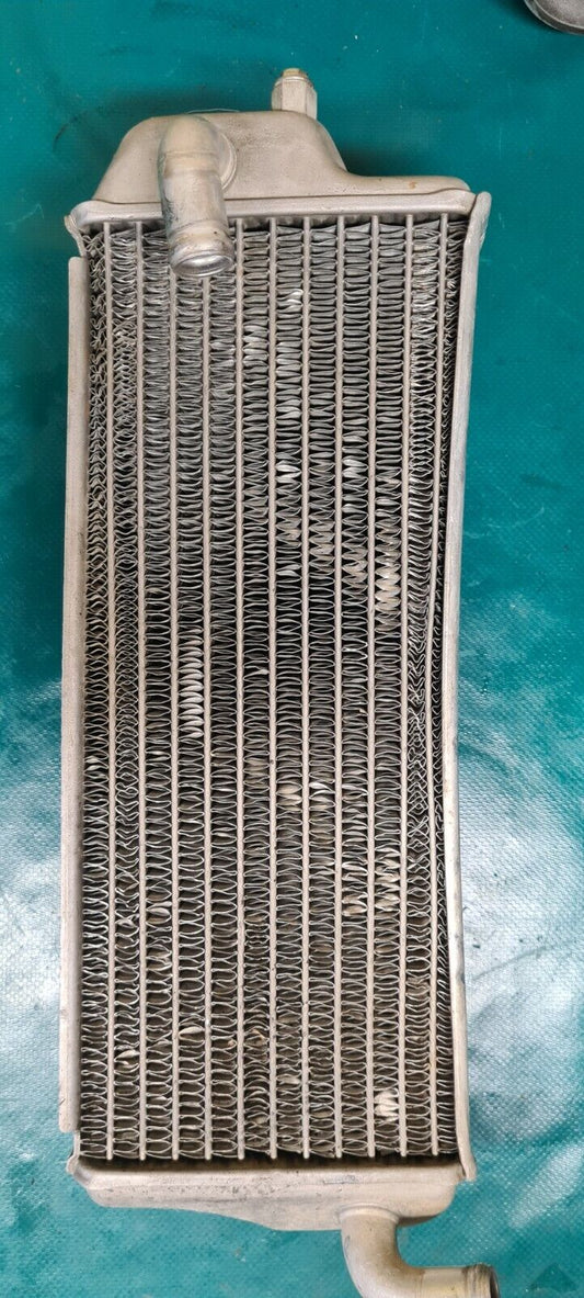 Radiateur côté sans bouchon Suzuki 250 RMZ 2007
