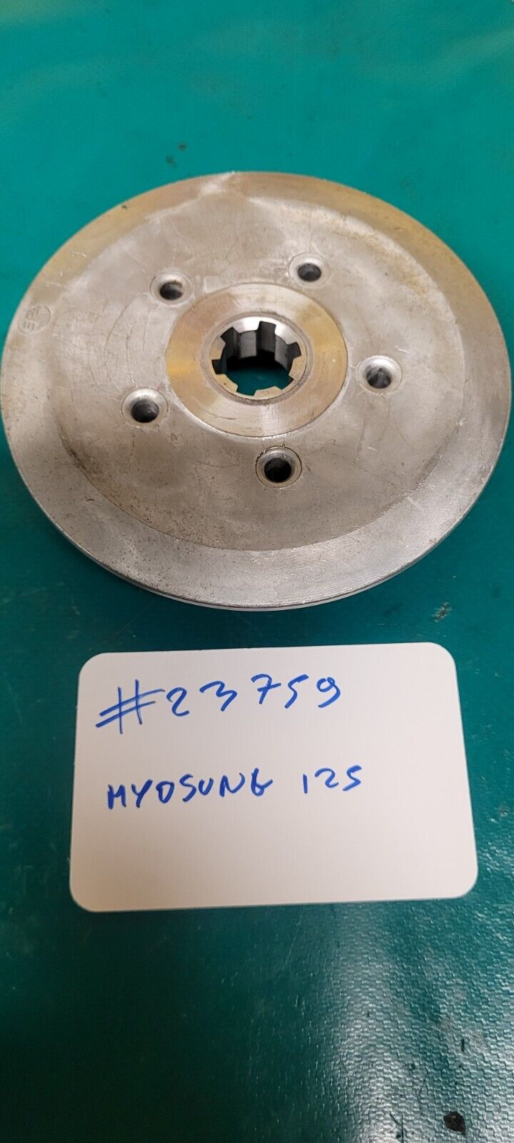 Noix D Embrayage HYOSUNG GV 125 Aquila 06 (23759)