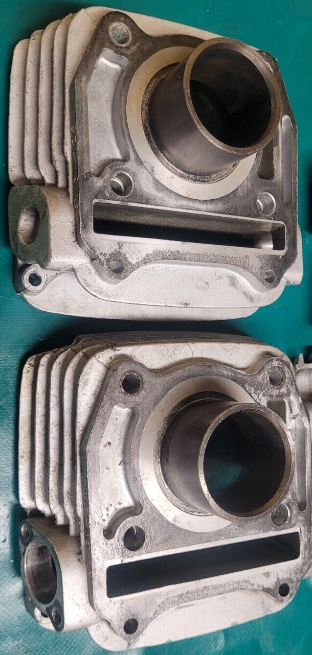 Cylindre Droite + Gauche Avec Pistons HYOSUNG GV 125 Aquila 06 (23776)