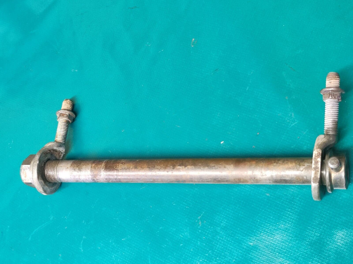 Axe de roue arrière 250 EC Gas Gas 2002