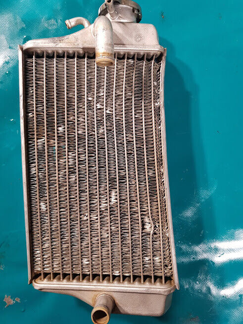 Radiateur côté bouchon HONDA 450 CRF HM de 2003