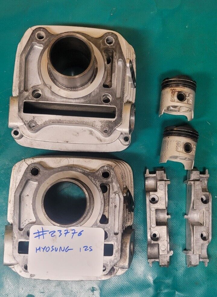 Cylindre Droite + Gauche Avec Pistons HYOSUNG GV 125 Aquila 06 (23776)