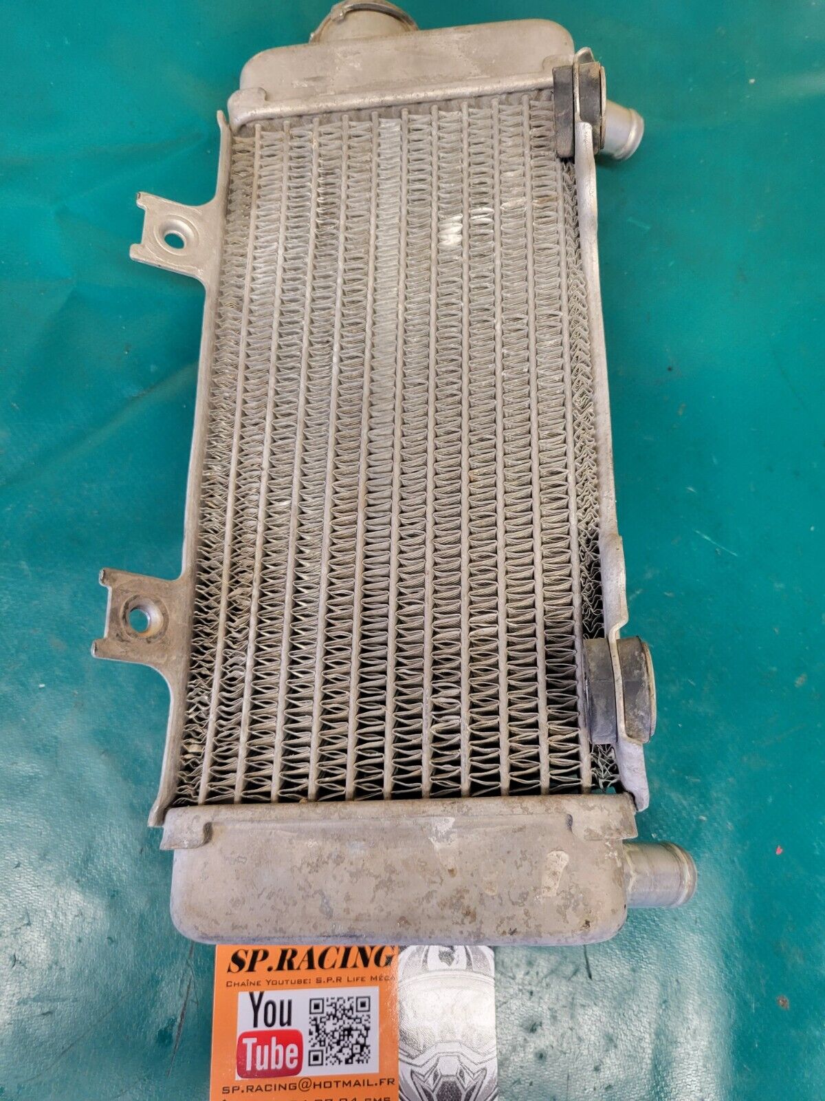 Radiateur Côté avec Bouchon Honda 250 CRF 2005 (#23555)
