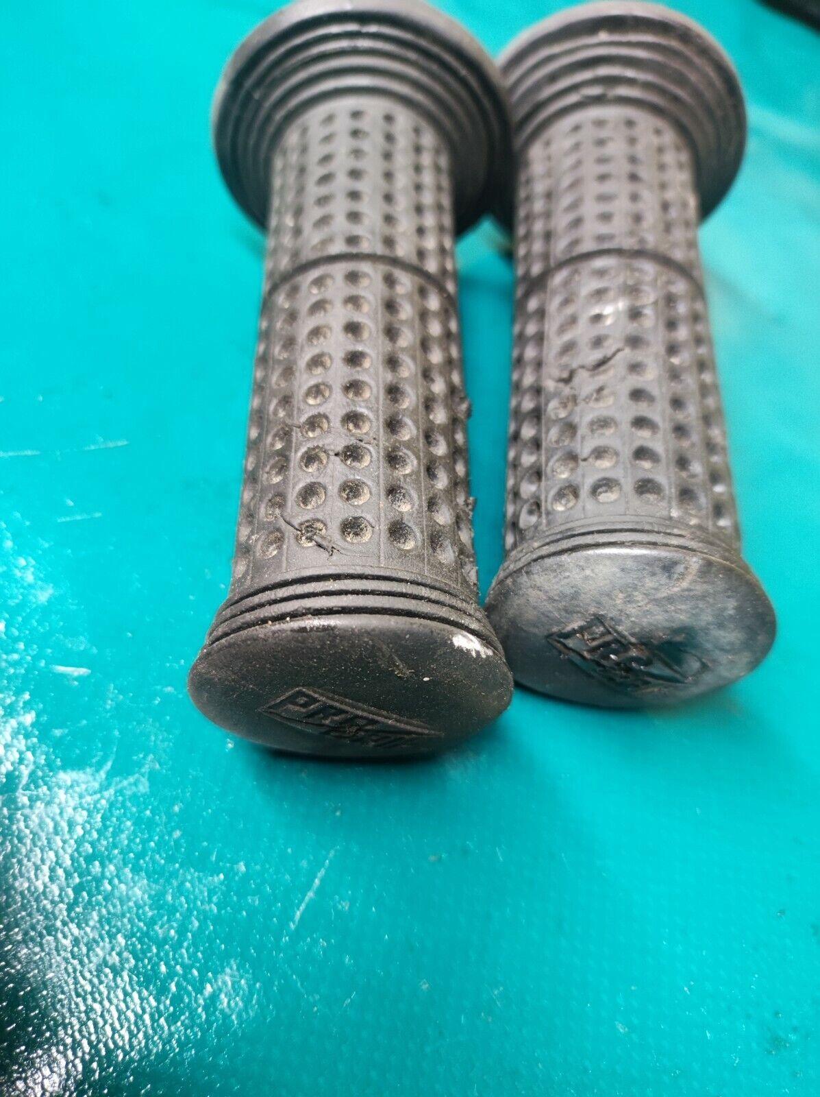 Poignées avec tirage vintage progrip YAMAHA 125 XT modele 12V